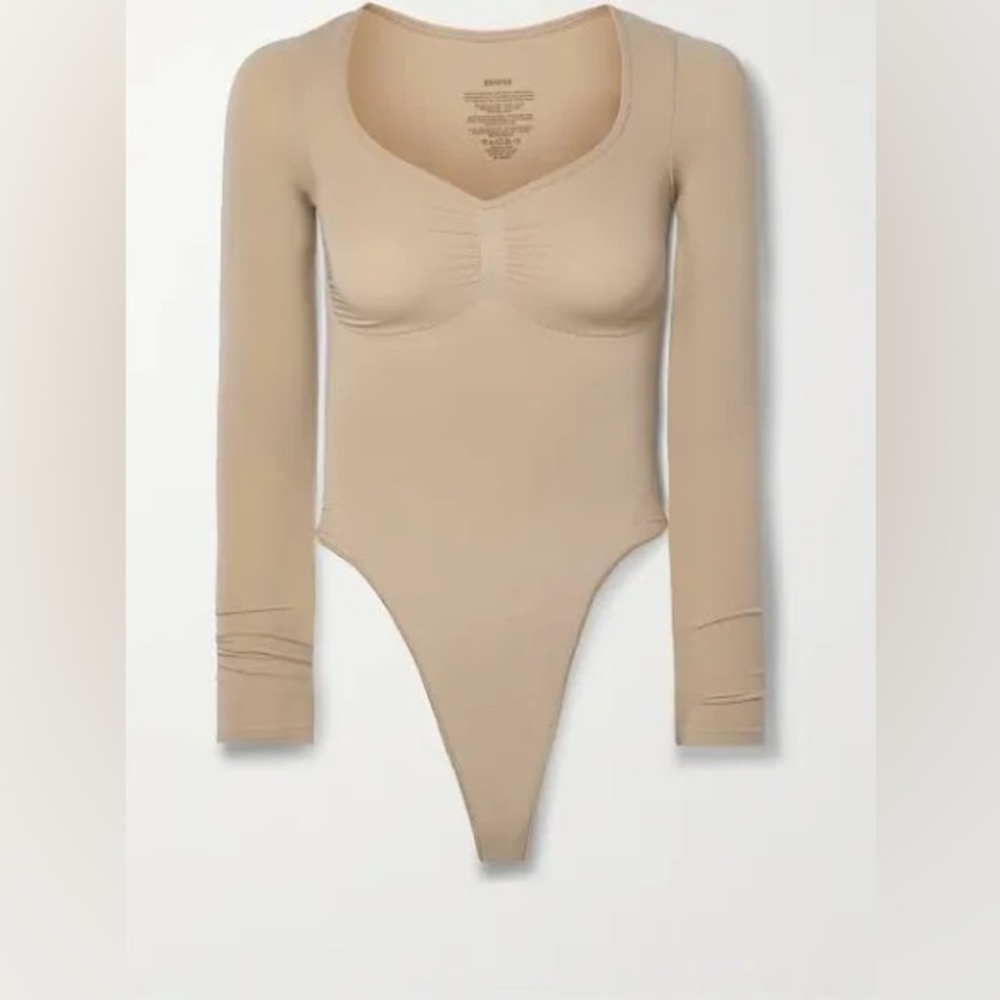 NWOT SKIMS LONG SLEEVE BODYSUIT -S
